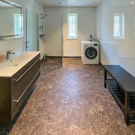 Holiday home In With Wifi Songe